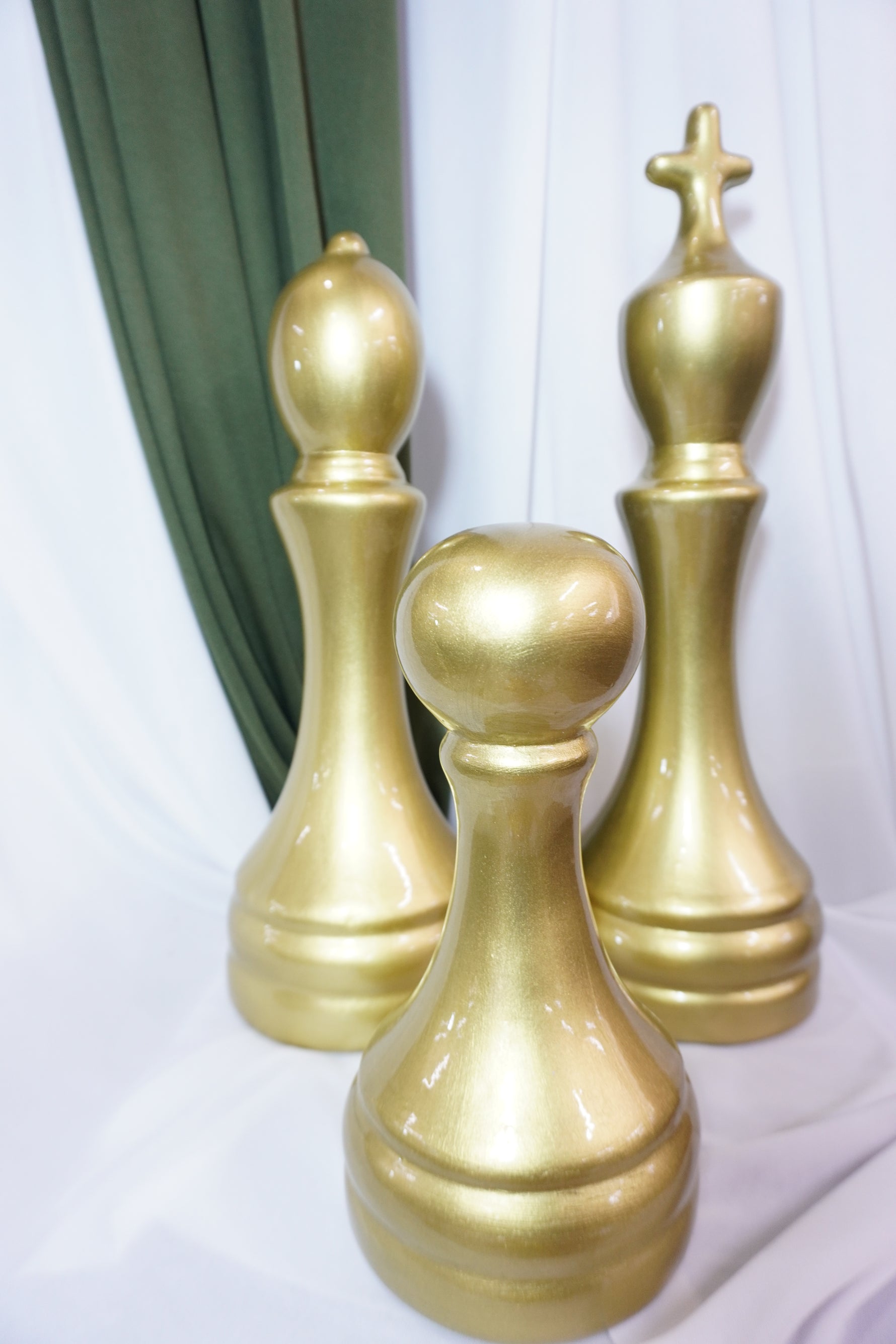 Piezas de Ajedrez Bélgica — Esculturas Decorativas Doradas