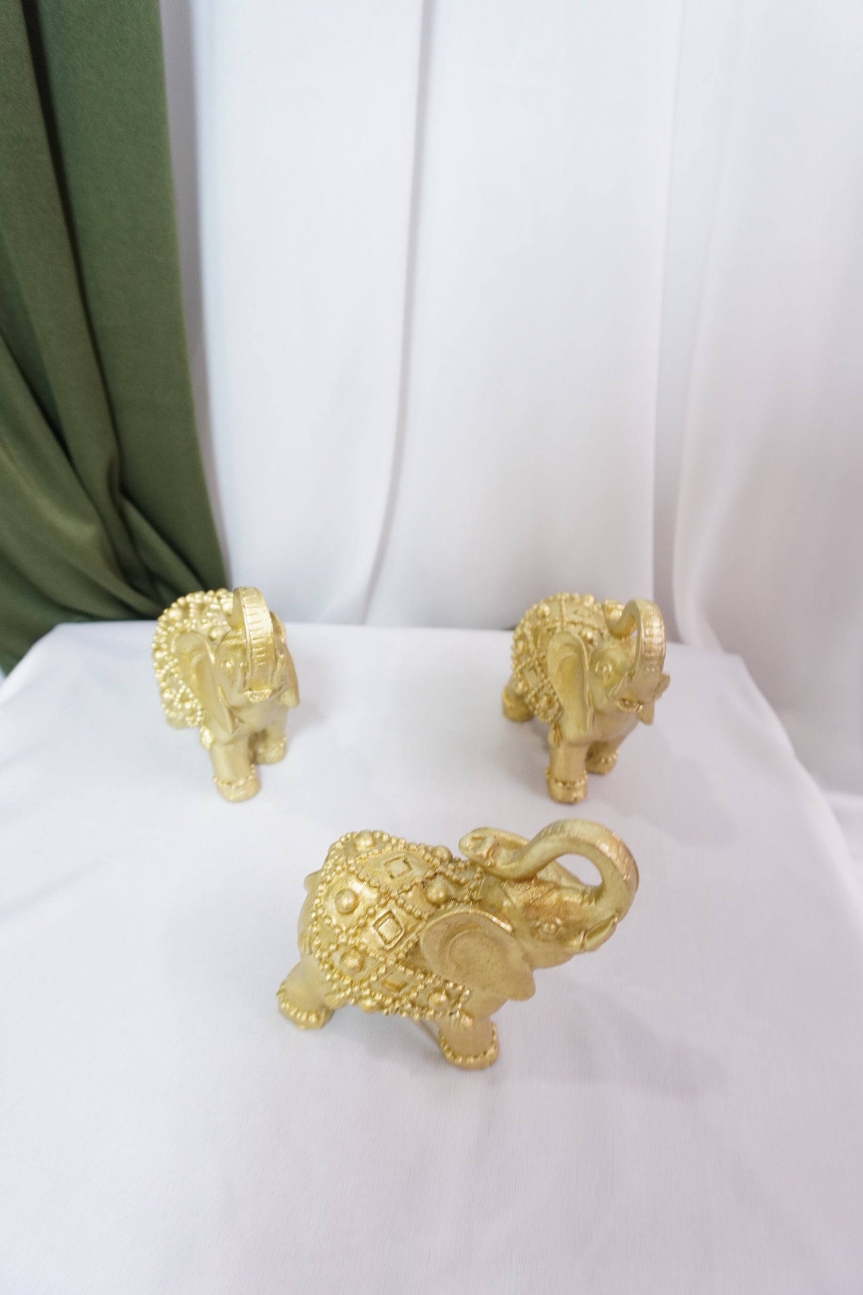 Set Elefantes Malaui — Figuras Decorativas Doradas