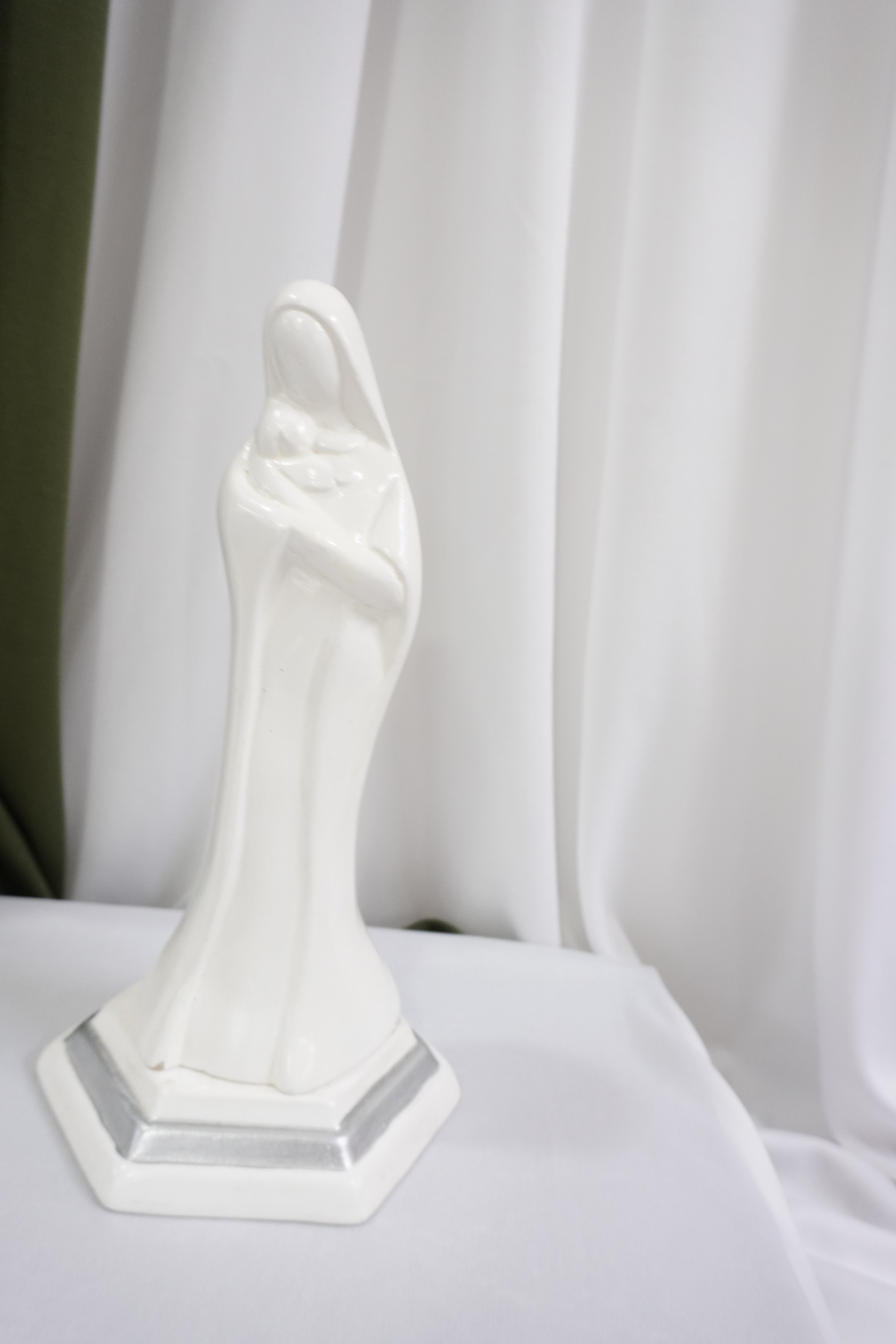 Figura Decorativa Virgen María — Escultura Religiosa